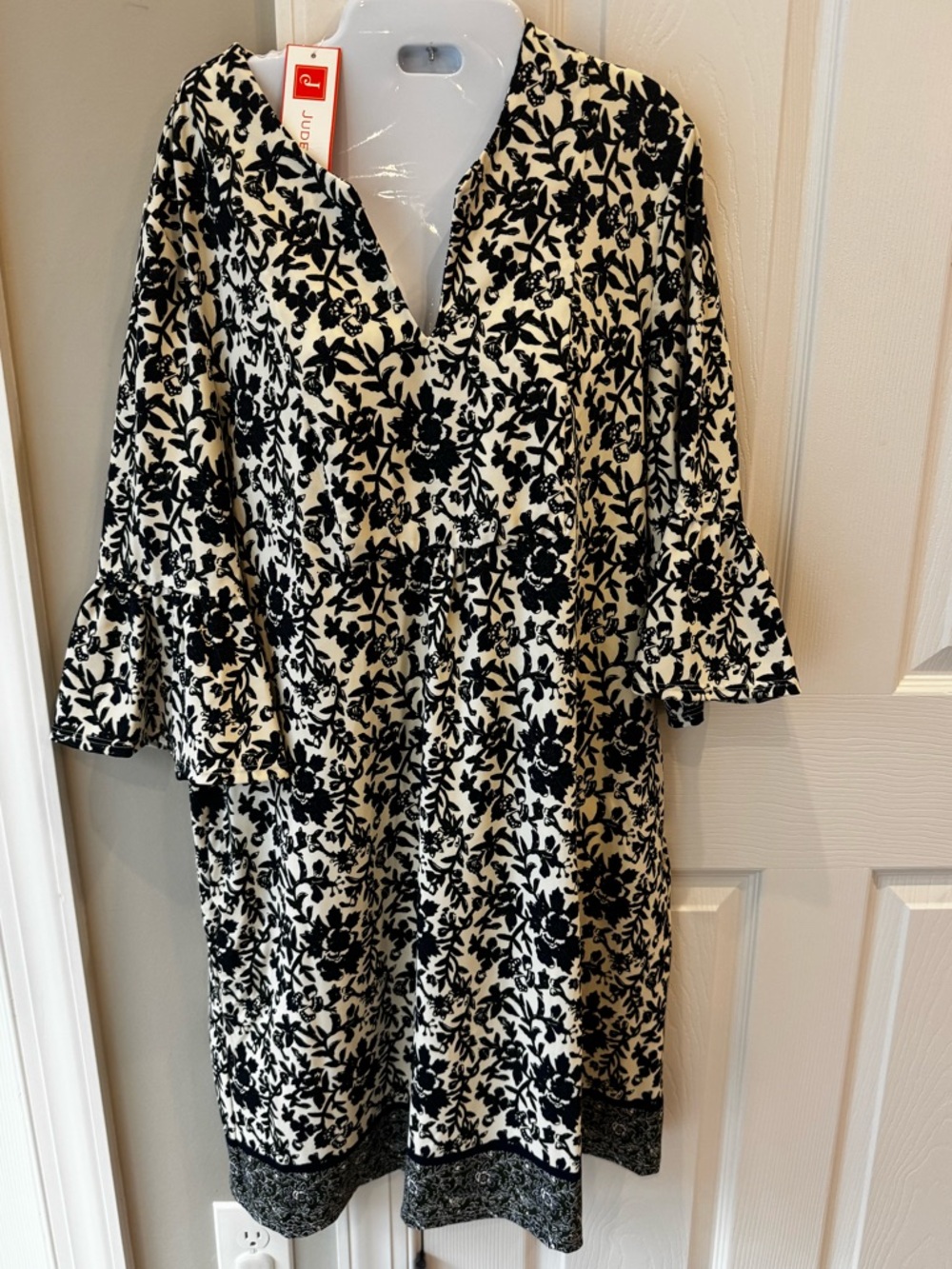 Jude Connally Black and Cream Kerry Dress Size M NWT